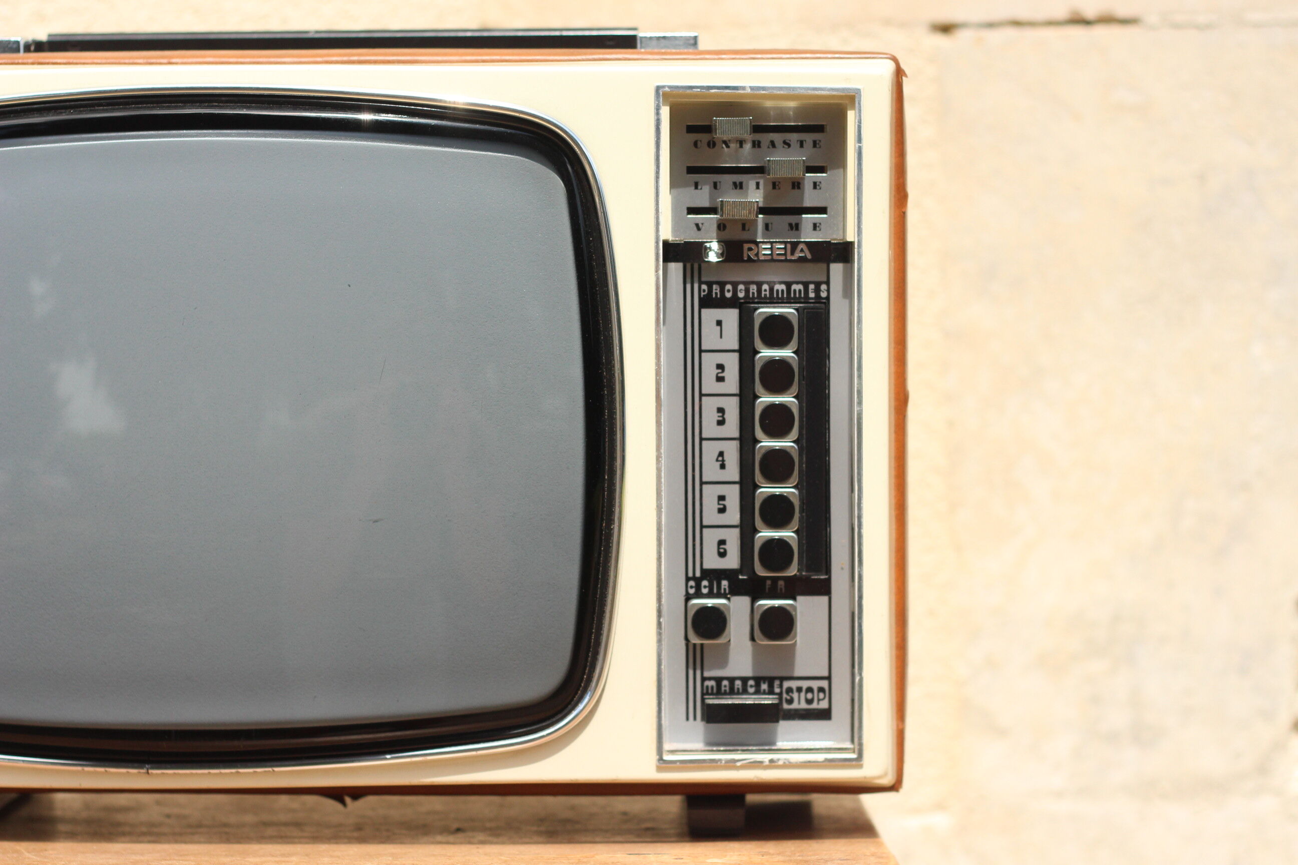 Téléviseur vintage Reela