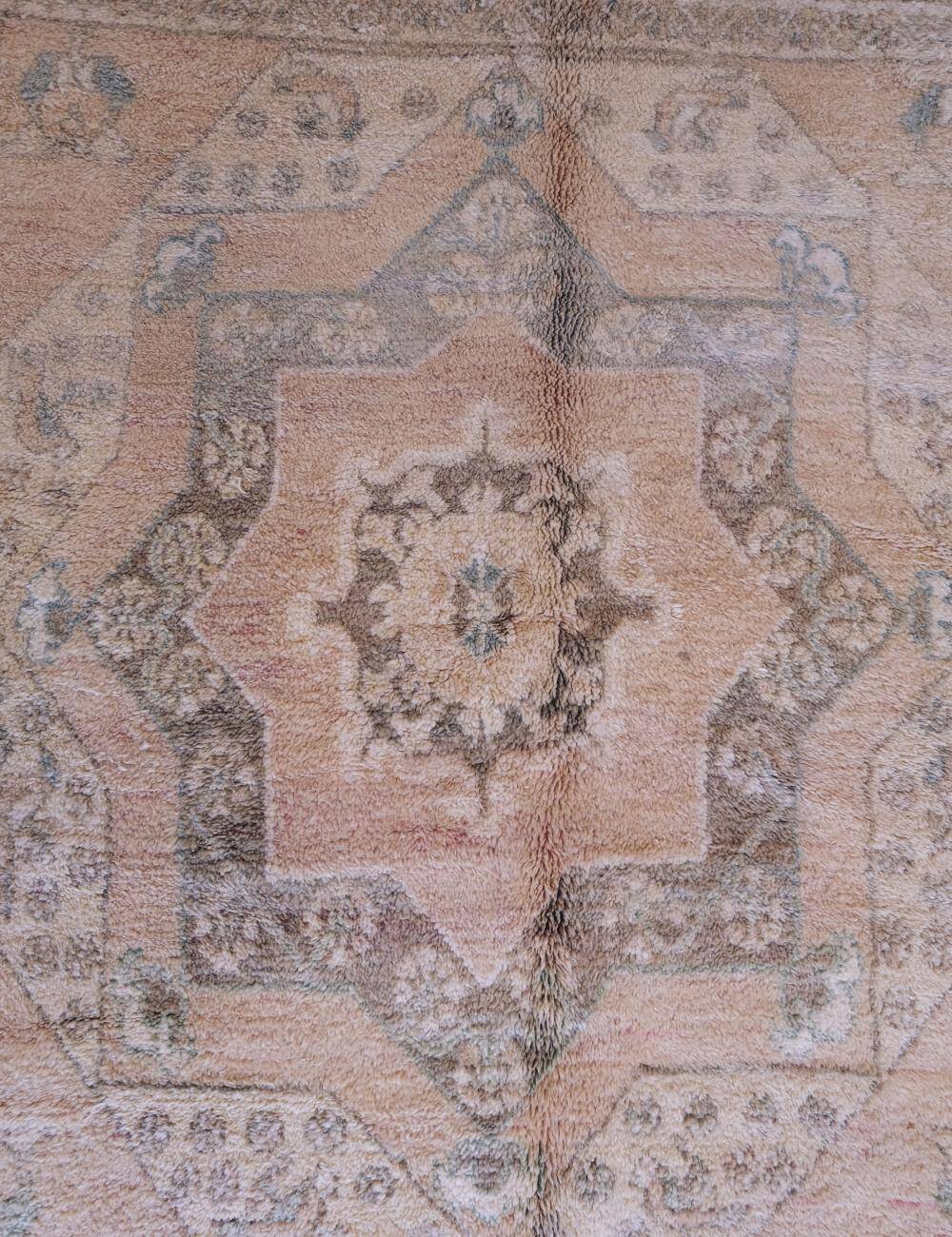 Vintage Berber Rug - 413 x 225 cm