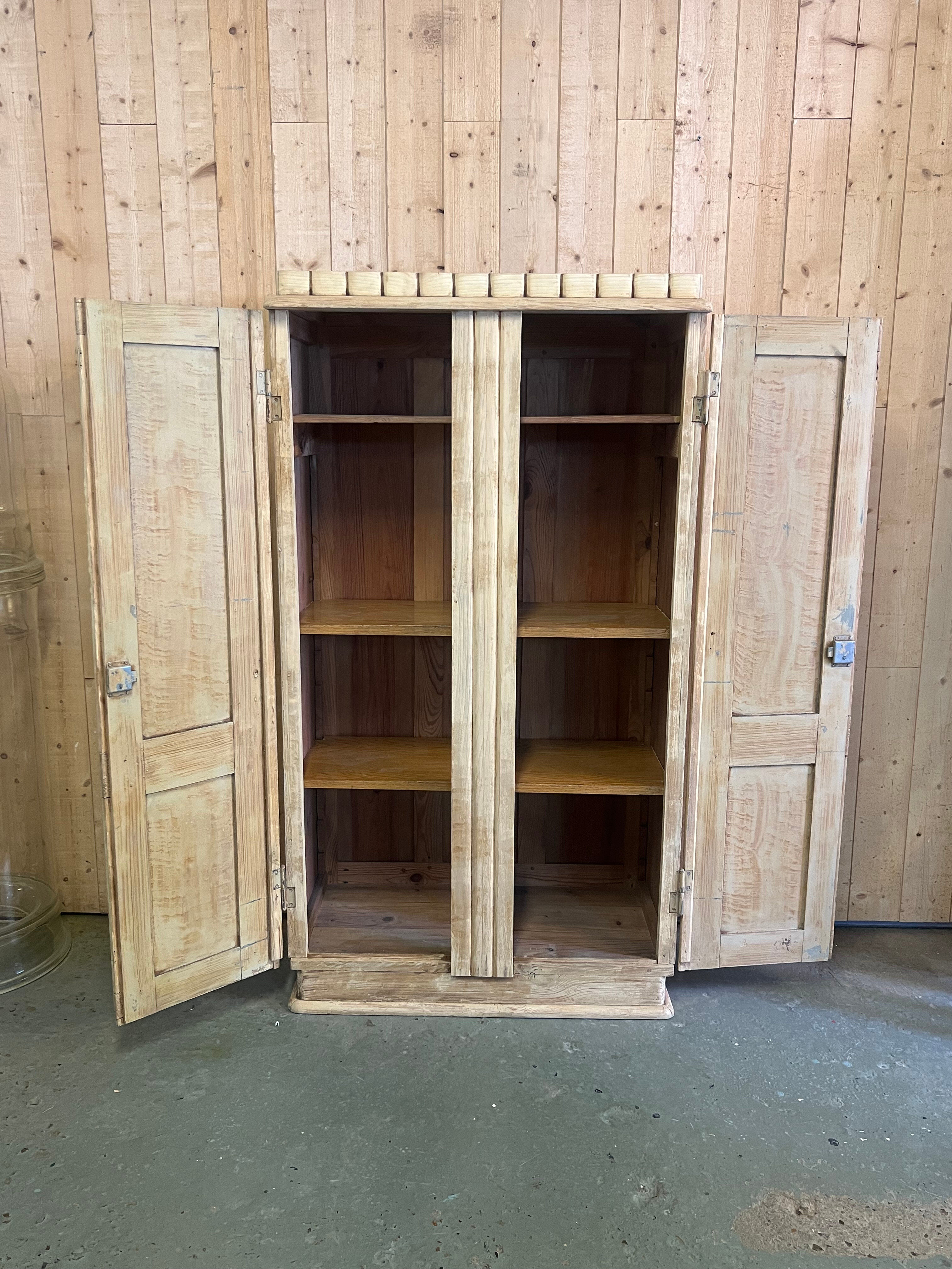 Armoire art déco patinée