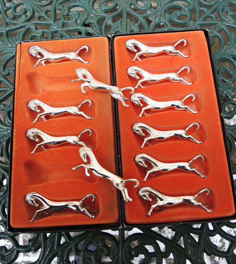6 metal horse knife holders