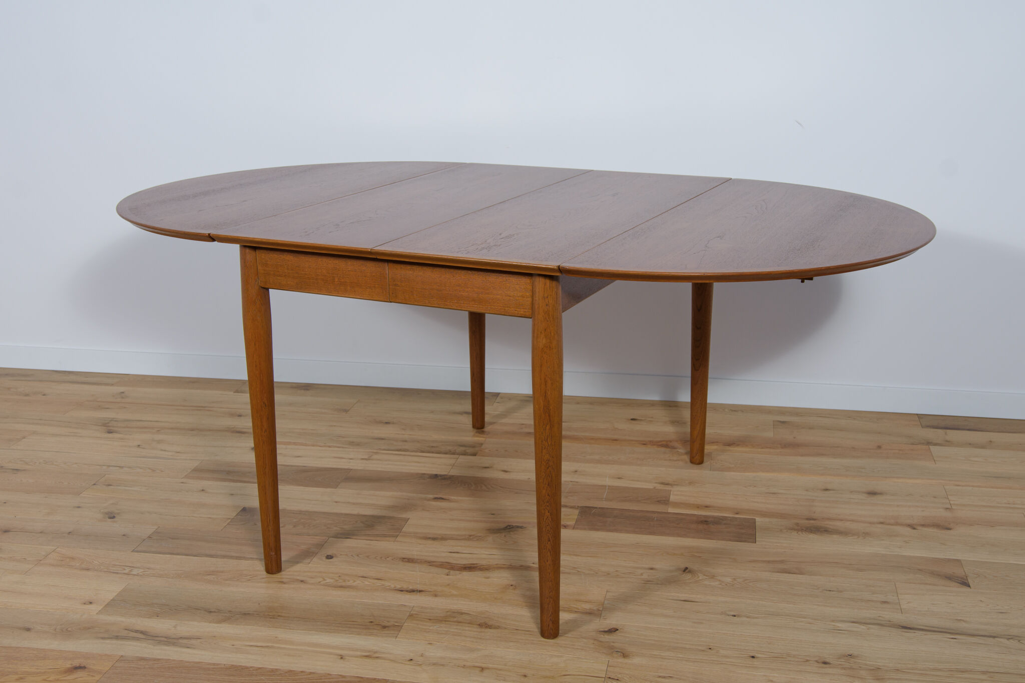 Table à manger extensible en teck, années 1960