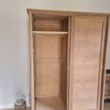 armoire vintage
