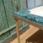 Table basse en marbre et laiton, style Maison Jansen, années 1970