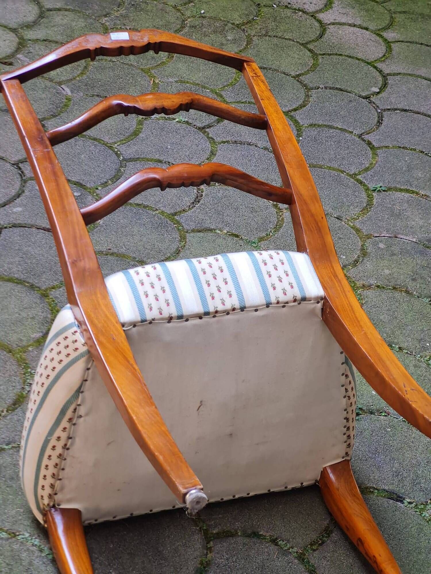 Set of 6 vintage chairs in Chippendale Revival style.