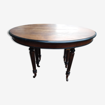Mahogany oval round table six feet 4 to 8/9/10 places, three extensions!