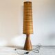 Grande lampe de sol des potier d'Accolay en céramique et résine circa 1960