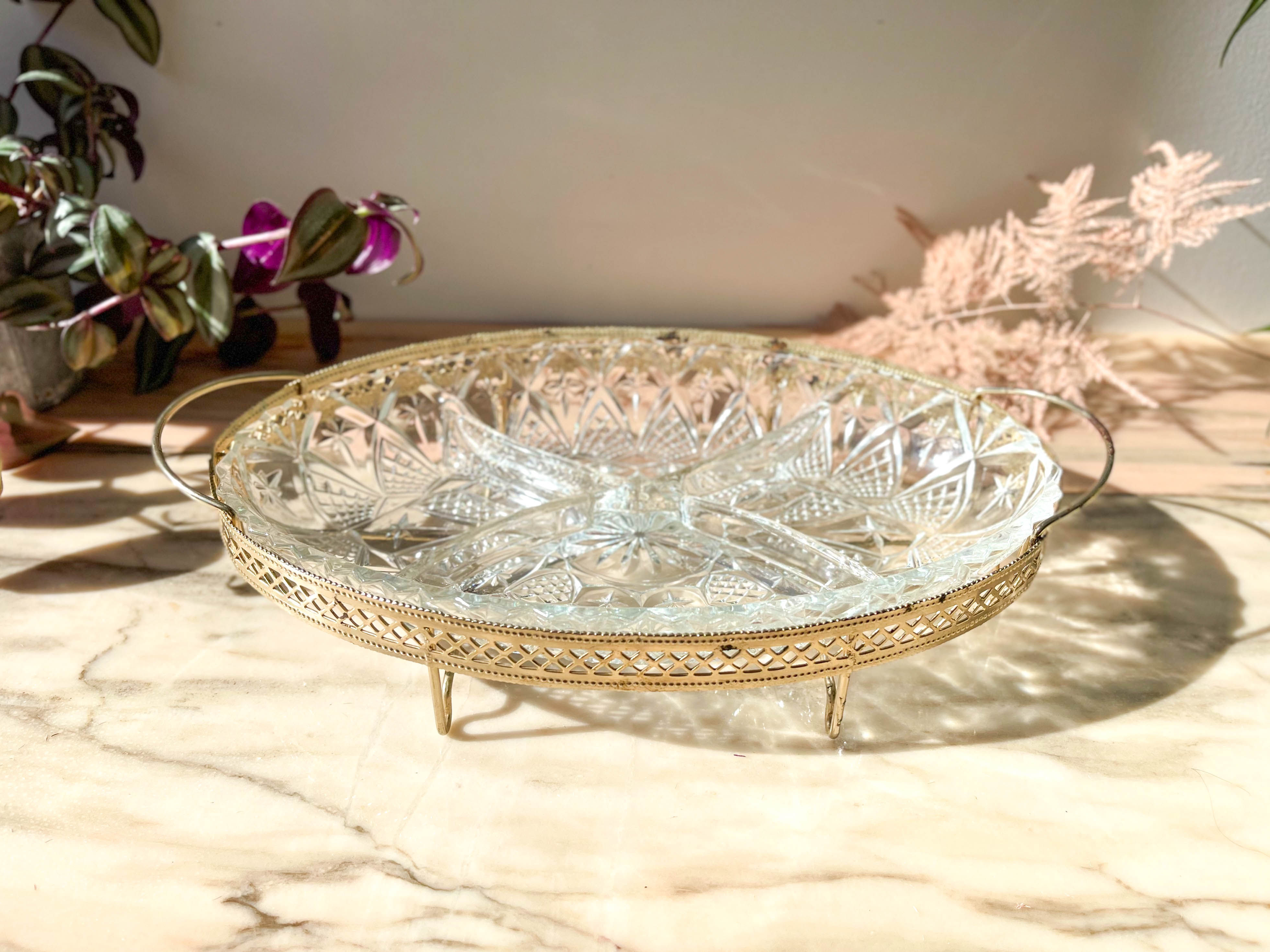 Serviteur apéritif en verre et métal doré vintage