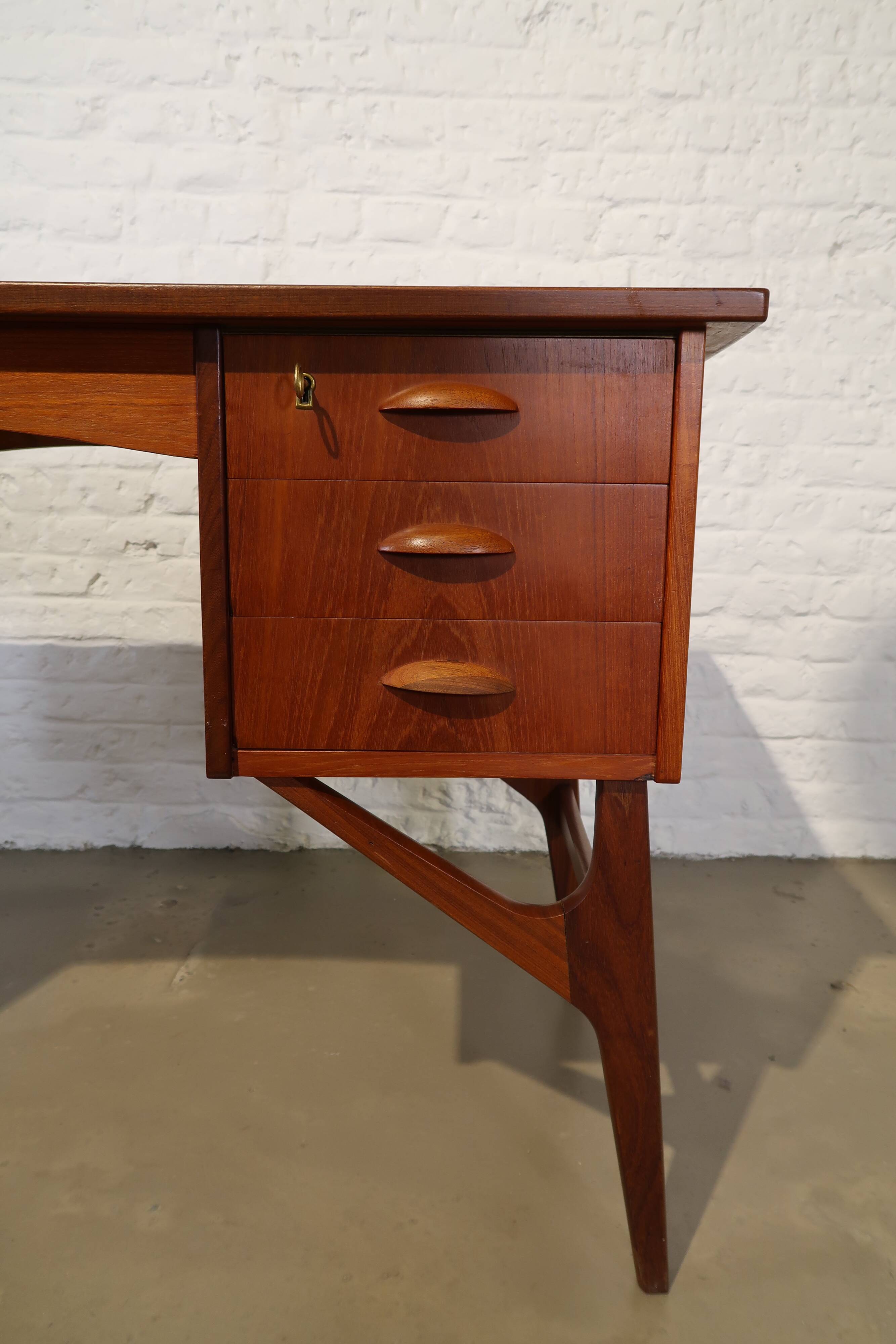 Danish desk of Lady 1960's teak