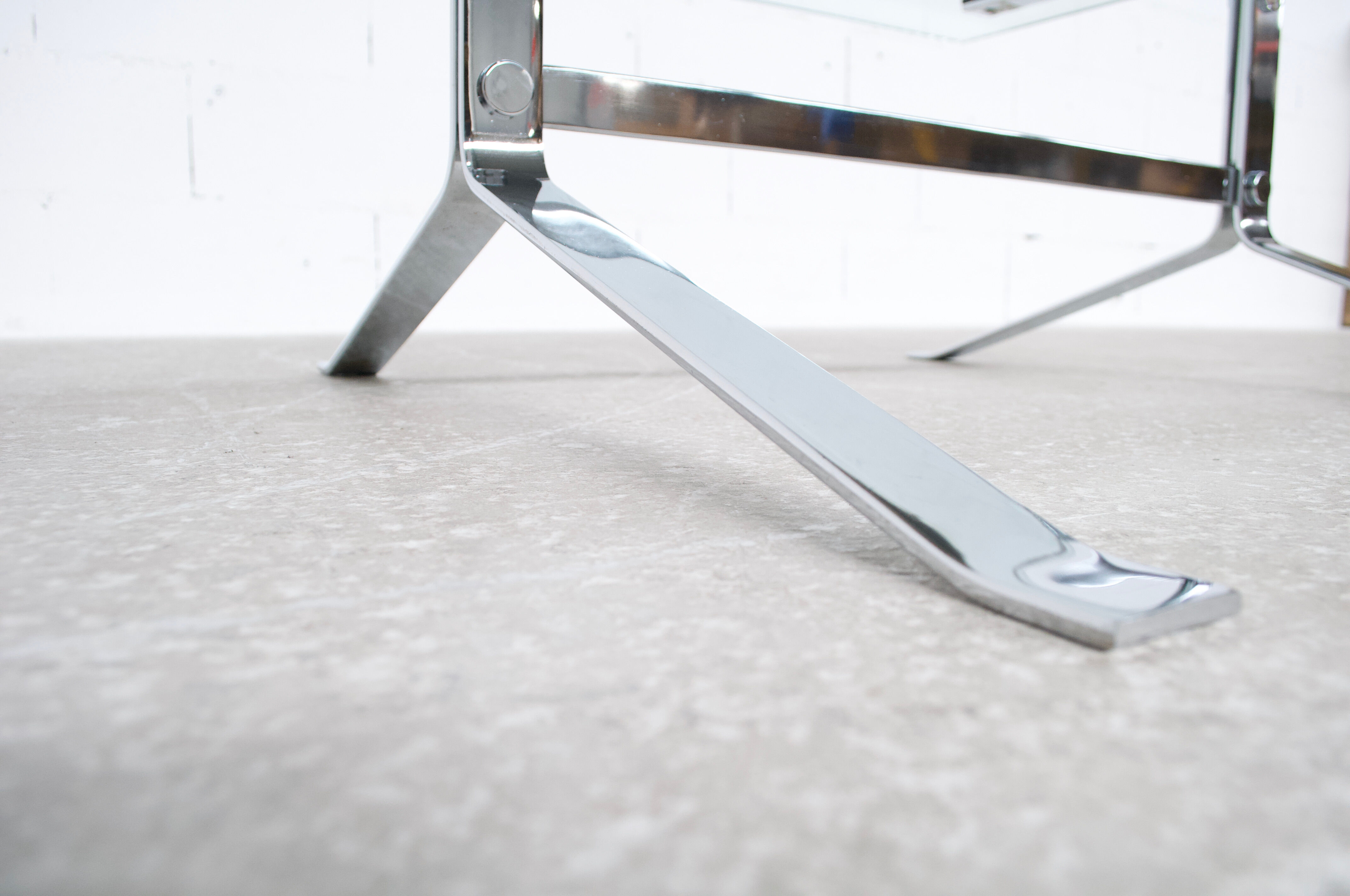 Coffee table joker by Olivier Mourgue, airborne editor 1960