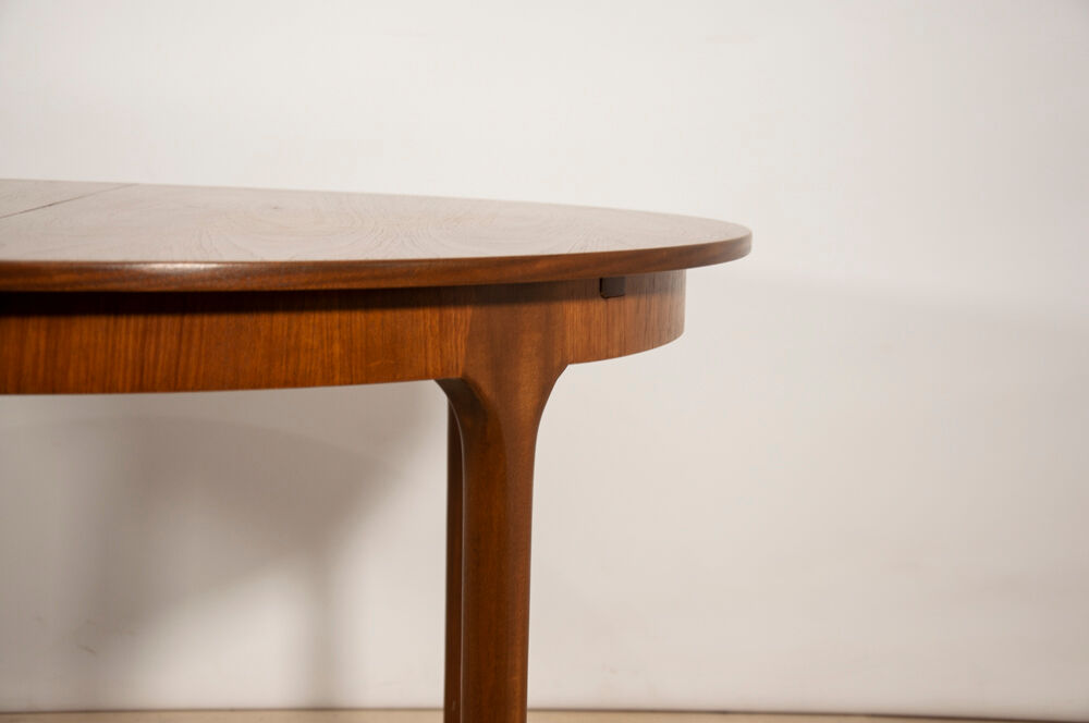 Round vintage extendable dining table from Mcintosh