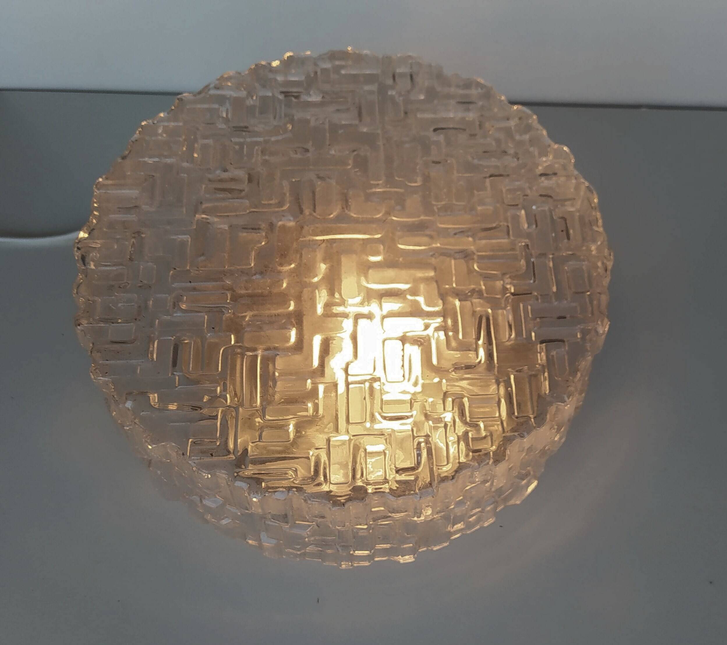 Plafonnier rond ou applique verrre moulé motif briques