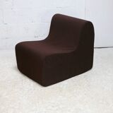 Chauffeuse, mousse et velours . Circa 1970