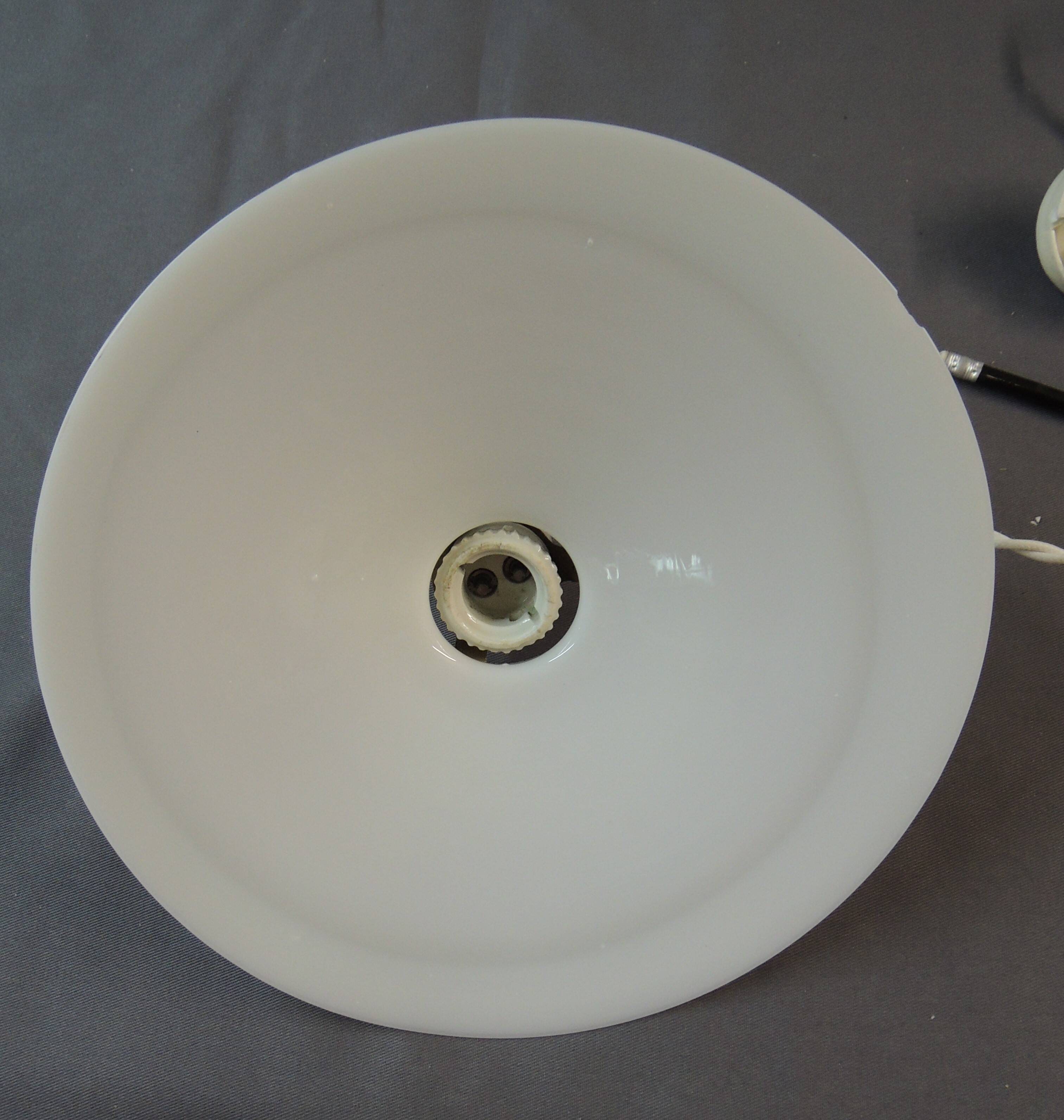 Suspension opaline monte-et-baisse
