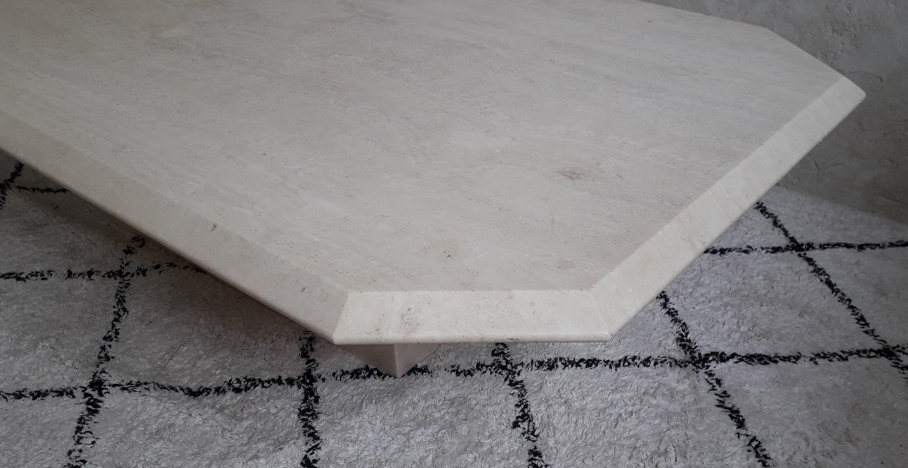 Coffee table in travertine