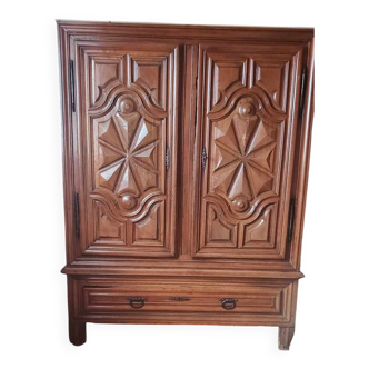 Louis XIII style wardrobe in solid walnut