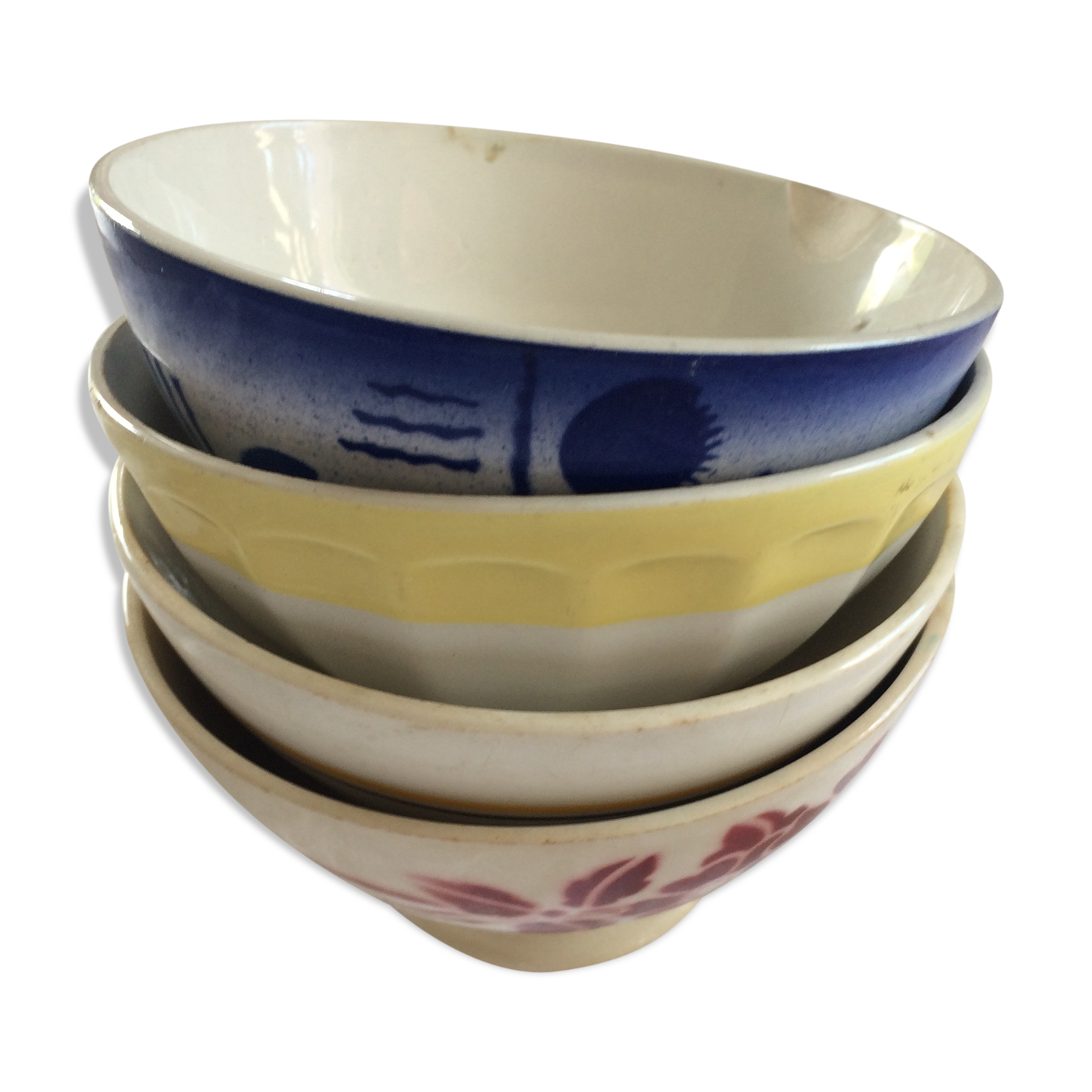 4 bowls old with flowers and patterns