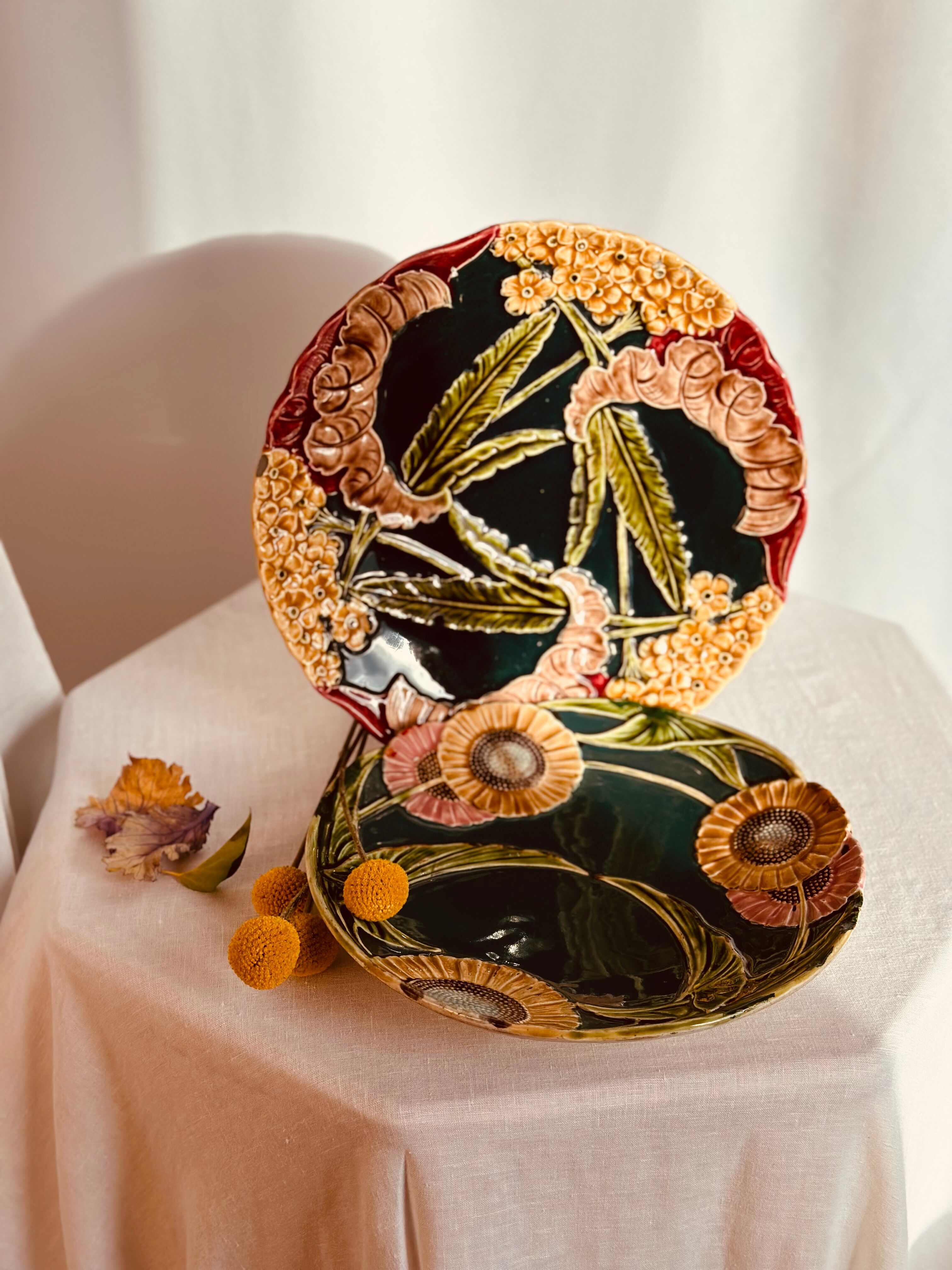 Assiette en céramique, XXème siècle