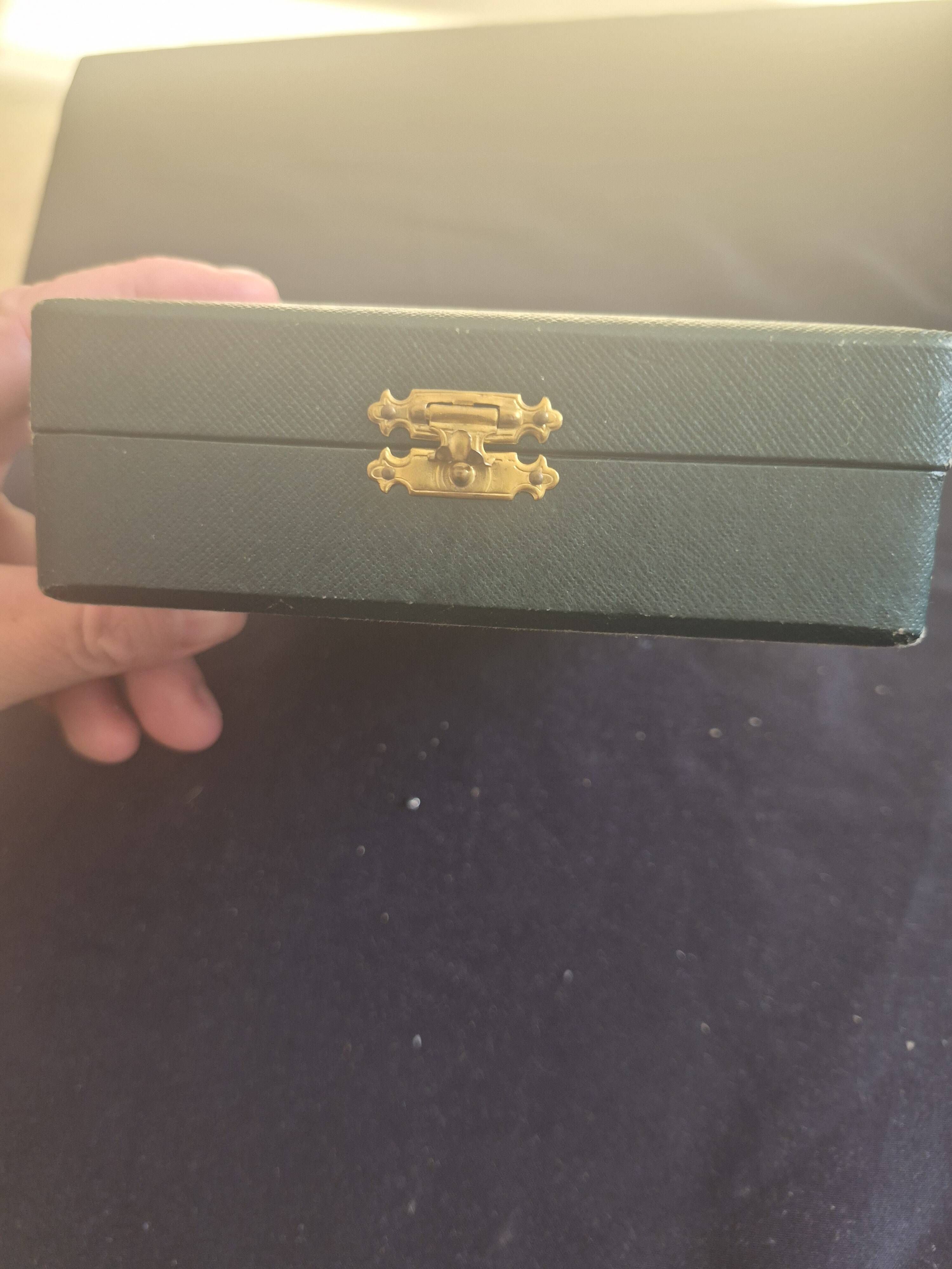 Small spoon box