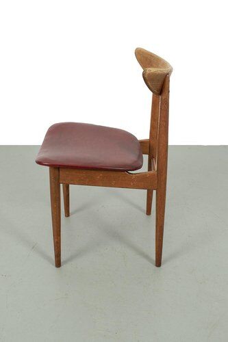 Chaise vintage avec simili cuir rouge