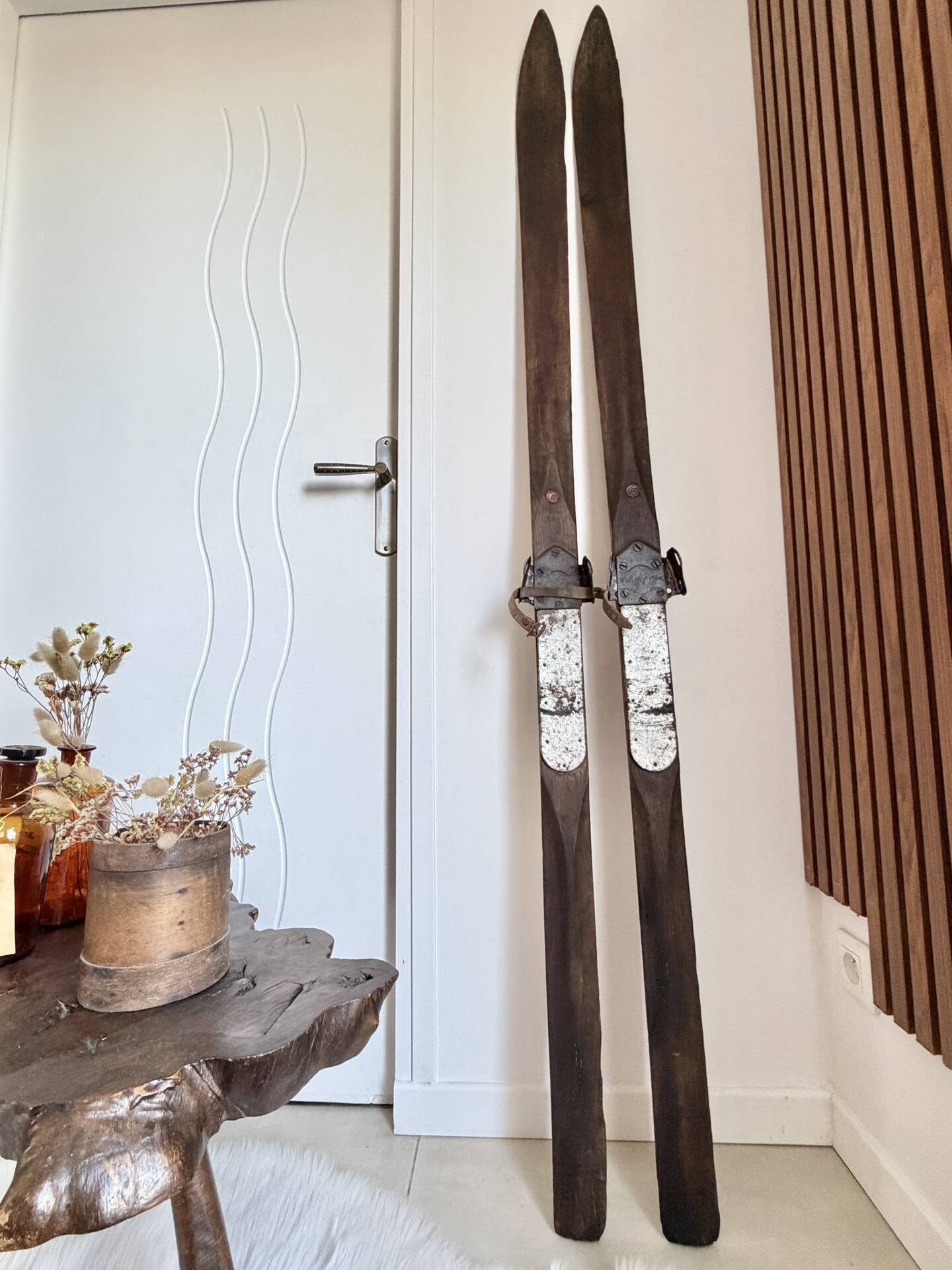 Pair of vintage wooden skis 184cm