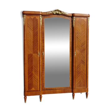 Large 3-door wardrobe
