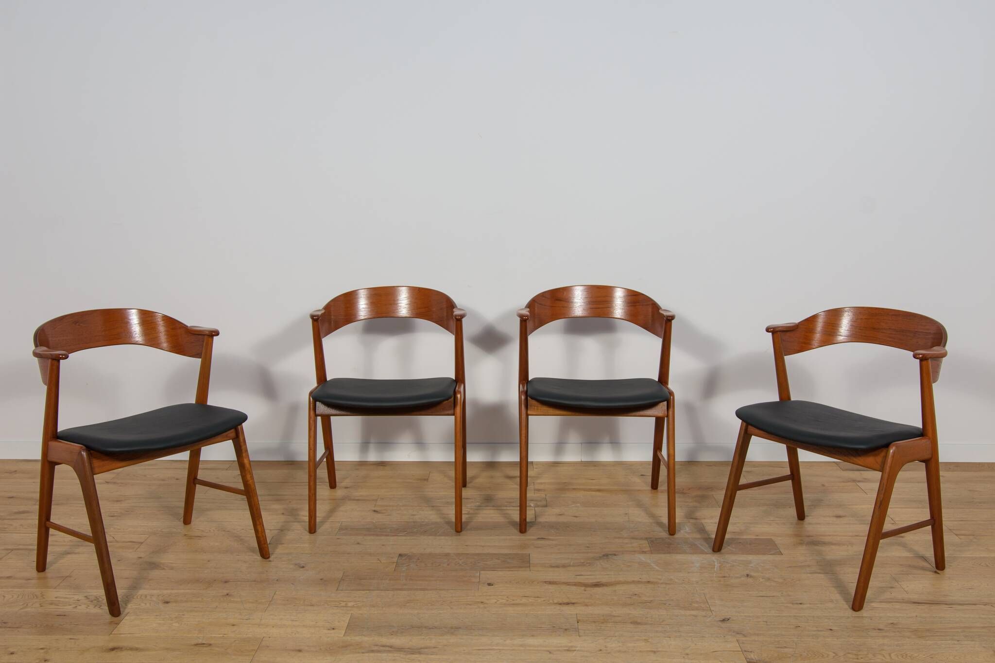 Chaises en teck danoises du milieu du siècle de Korup Stolefabrik, Danemark, 1960.