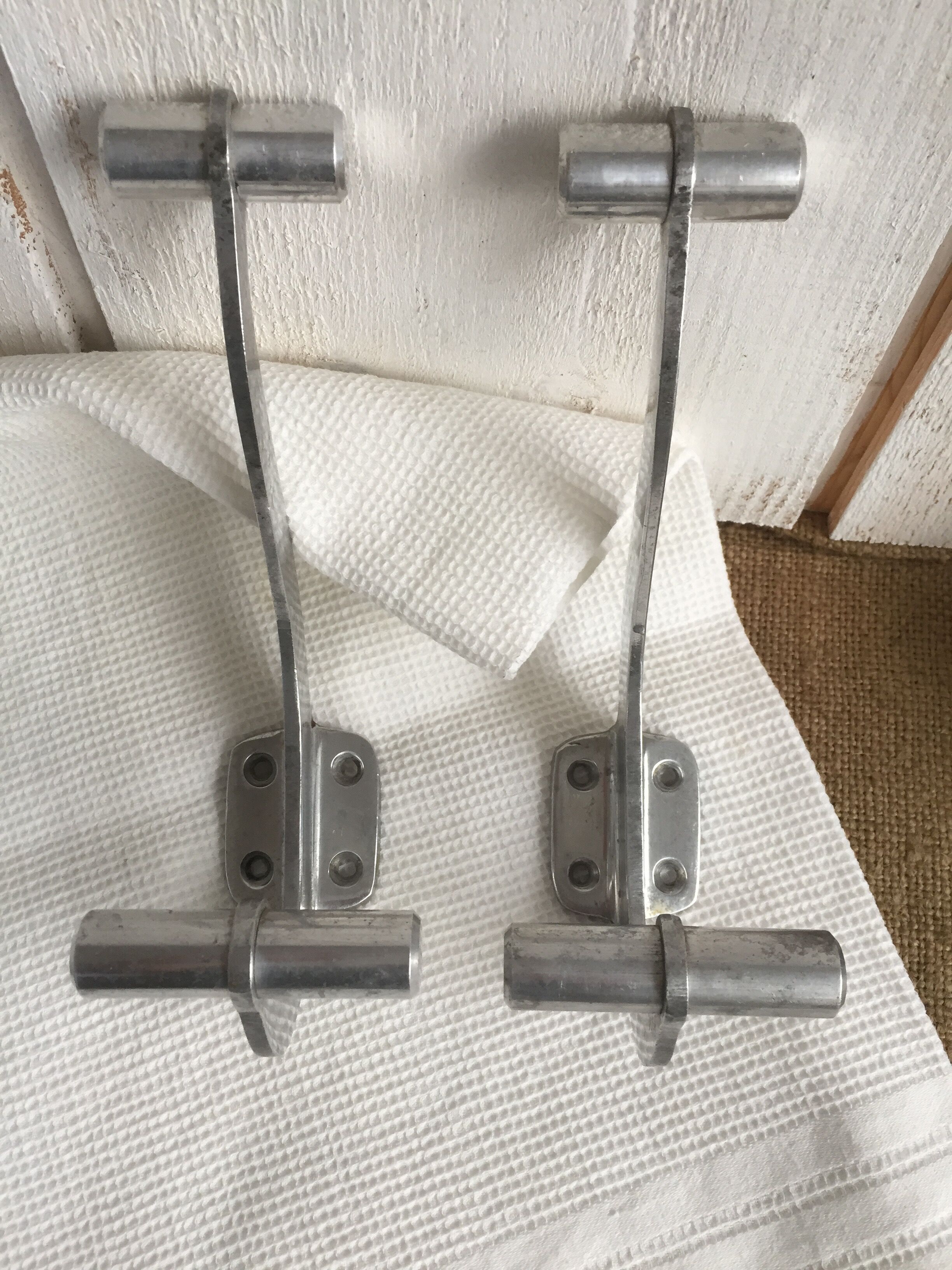 Pair of metal hooks