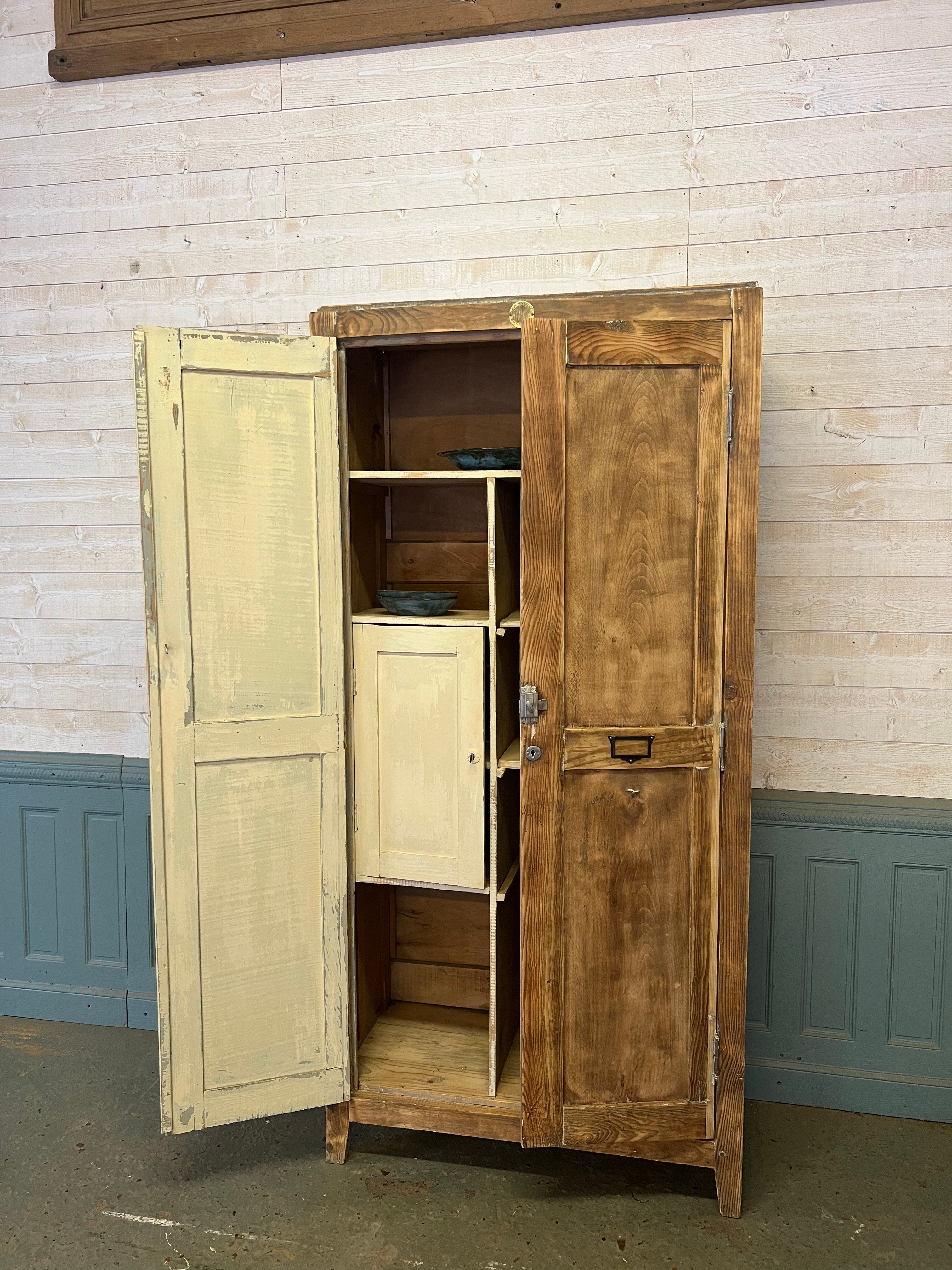 Workshop cabinet