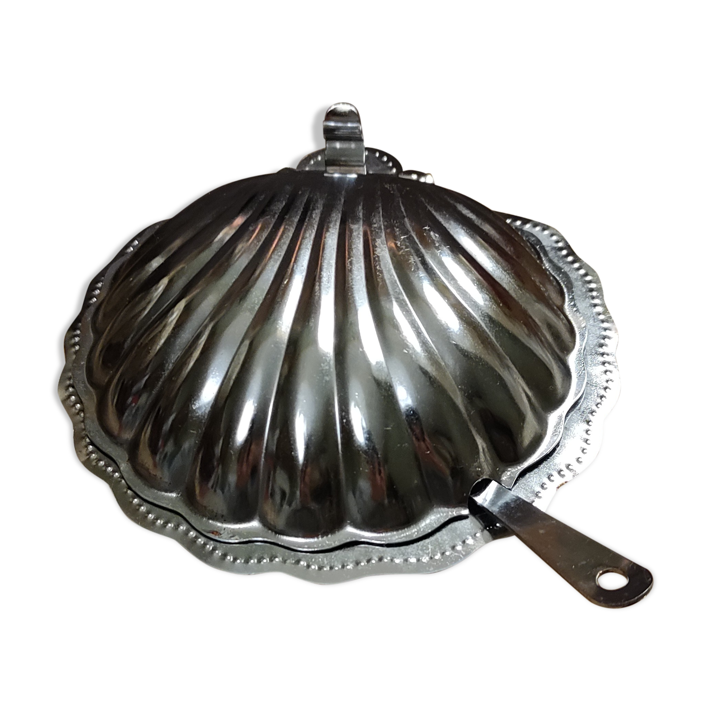 Vintage silver metal butter in shell shape