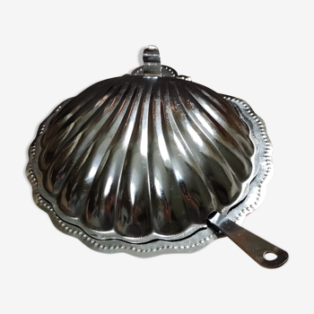 Beurrier vintage en métal argenté forme coquillage