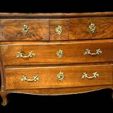Louis XV curved chest of drawers in solid walnut Period 18th century