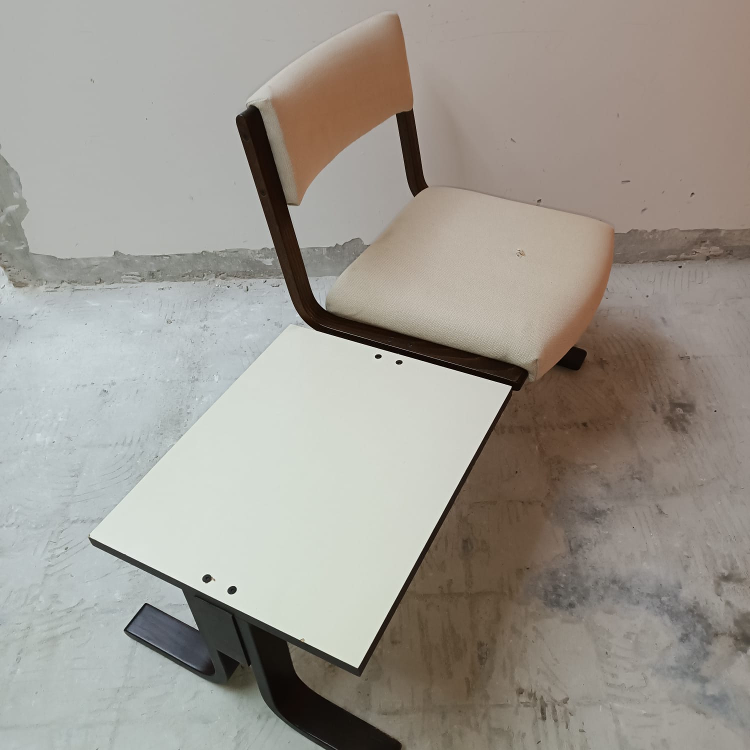 Chair + table on beam vintage 80s