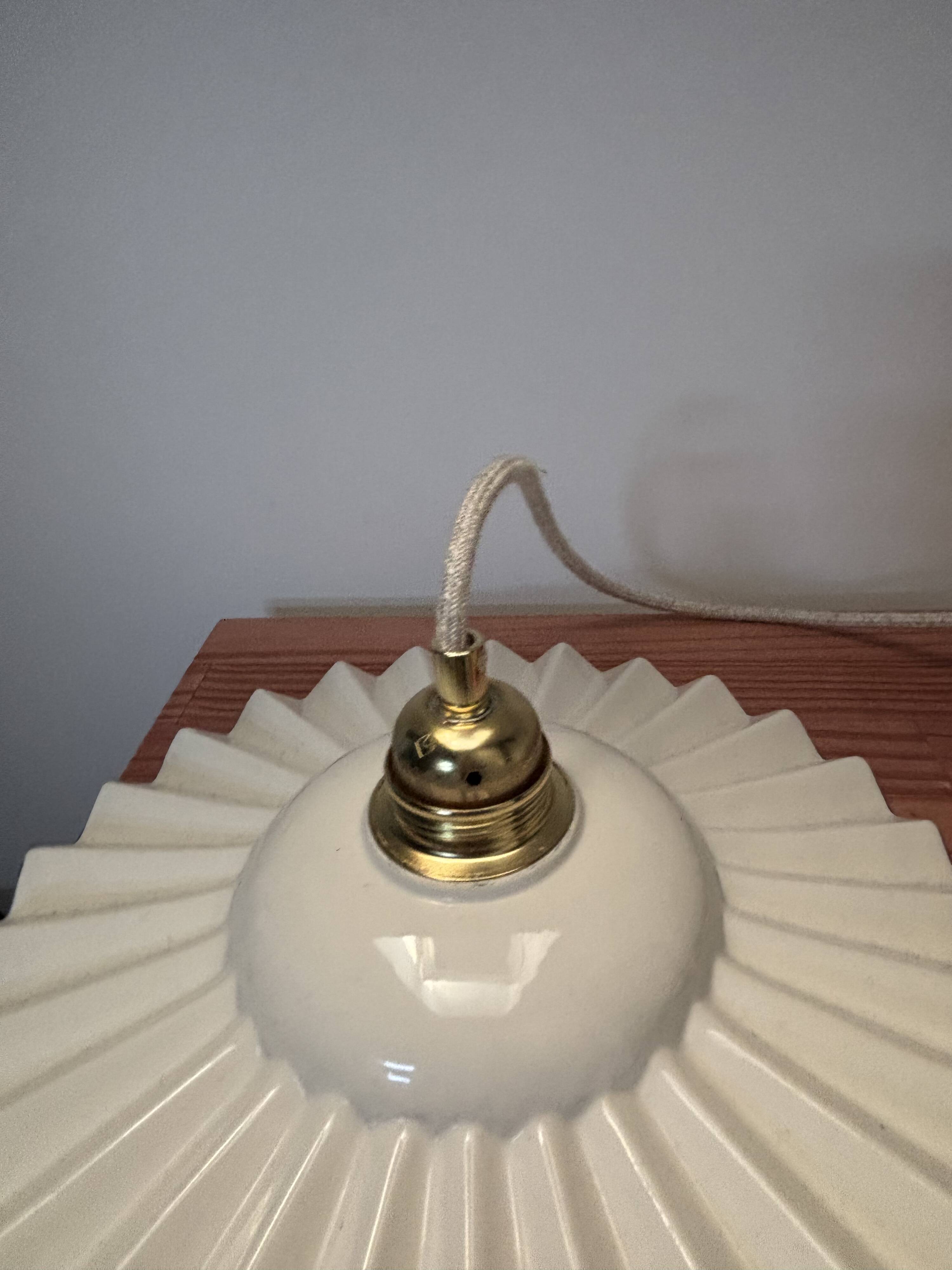 Vintage serrated pendant light