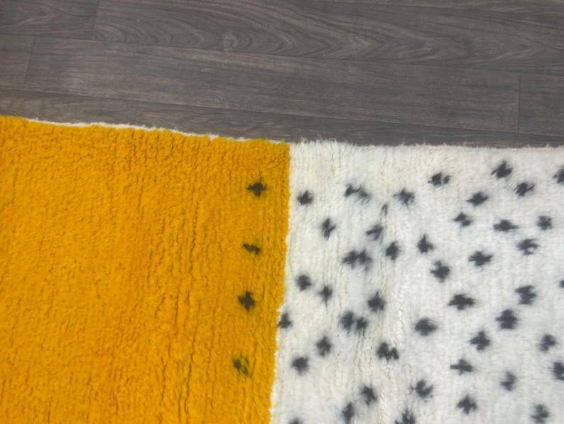 Handmade Berber rug 250cm x 150cm