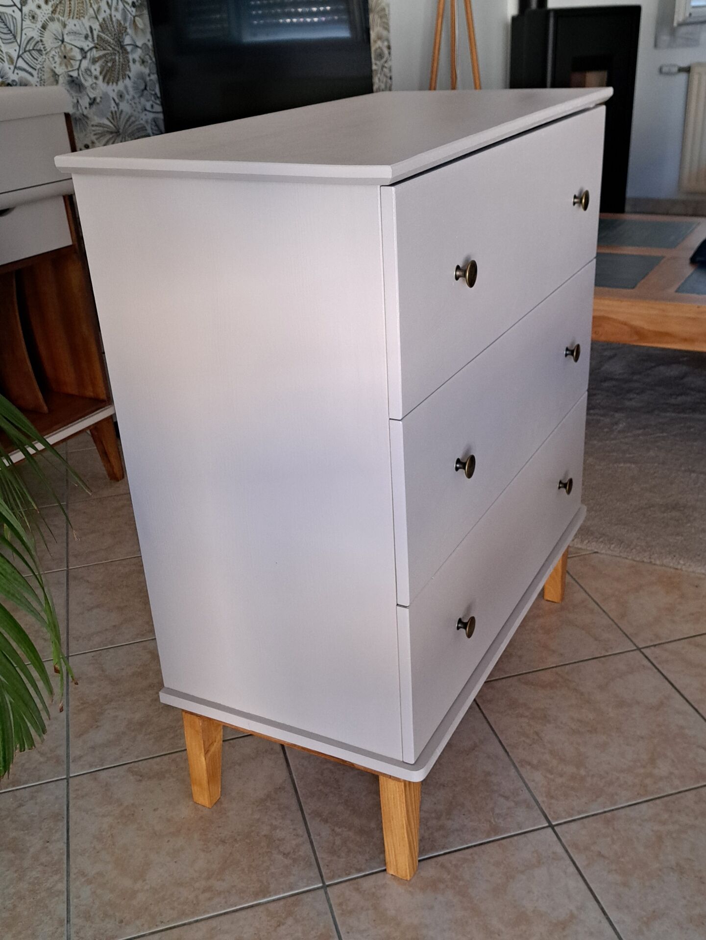 Open the commode
