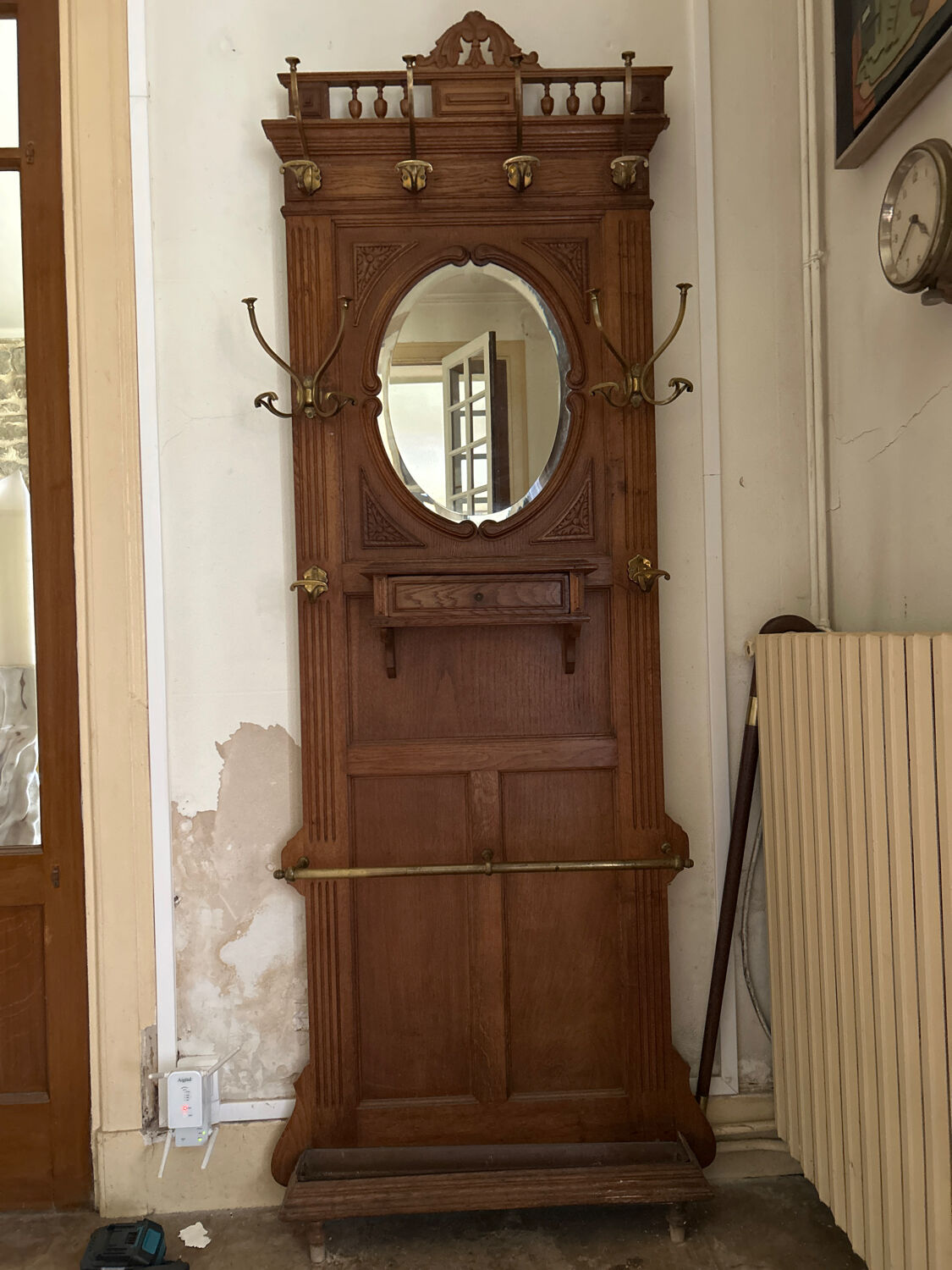 Wall-mounted coat rack 1900