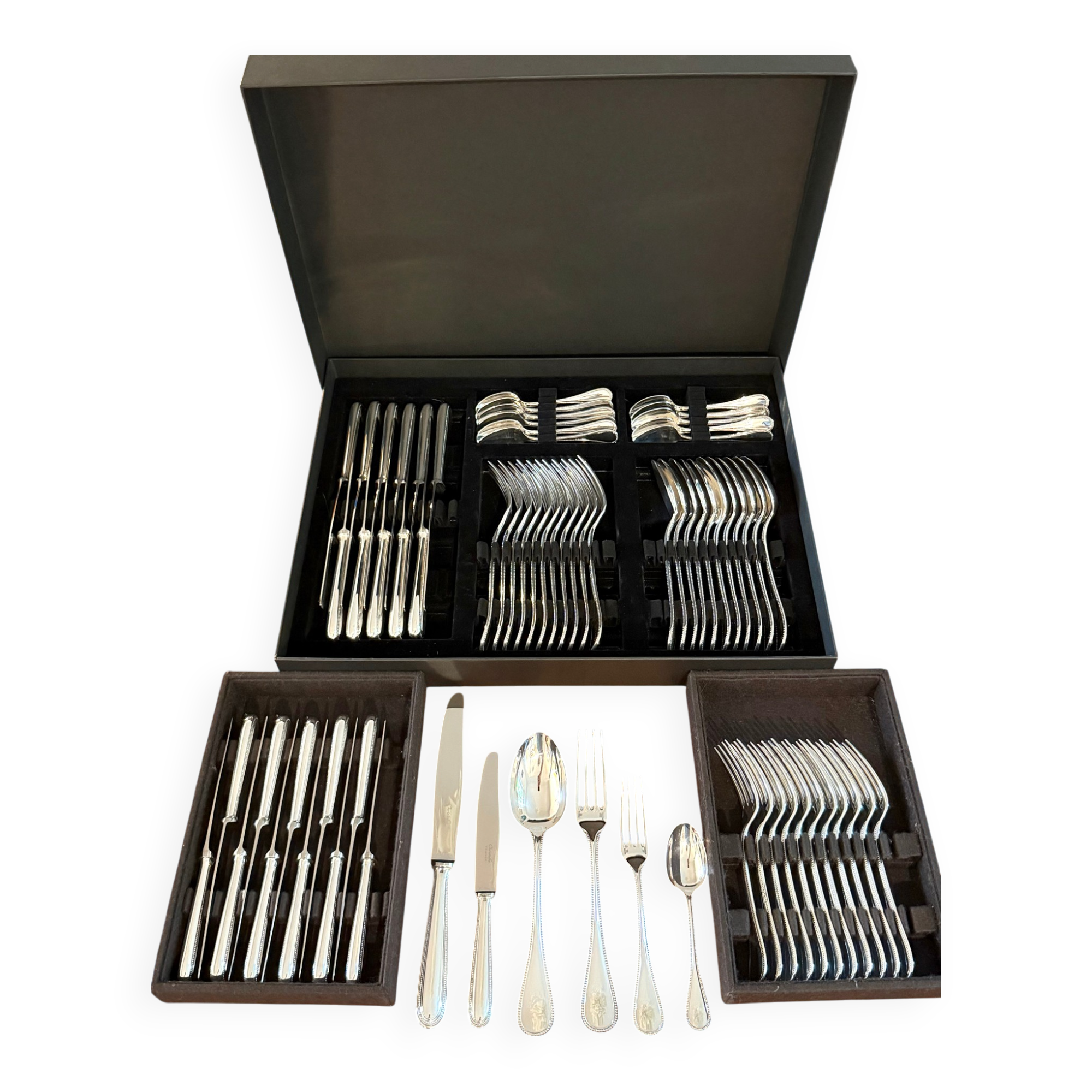 Christofle Perles, 72-piece cutlery set in silver-plated metal, excellent condition.