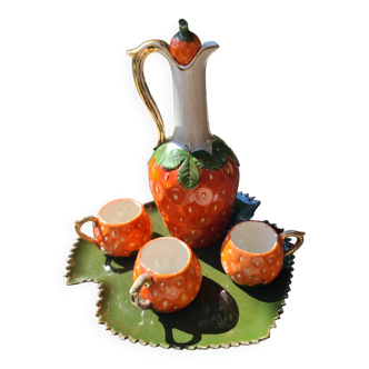 Strawberry liqueur service
