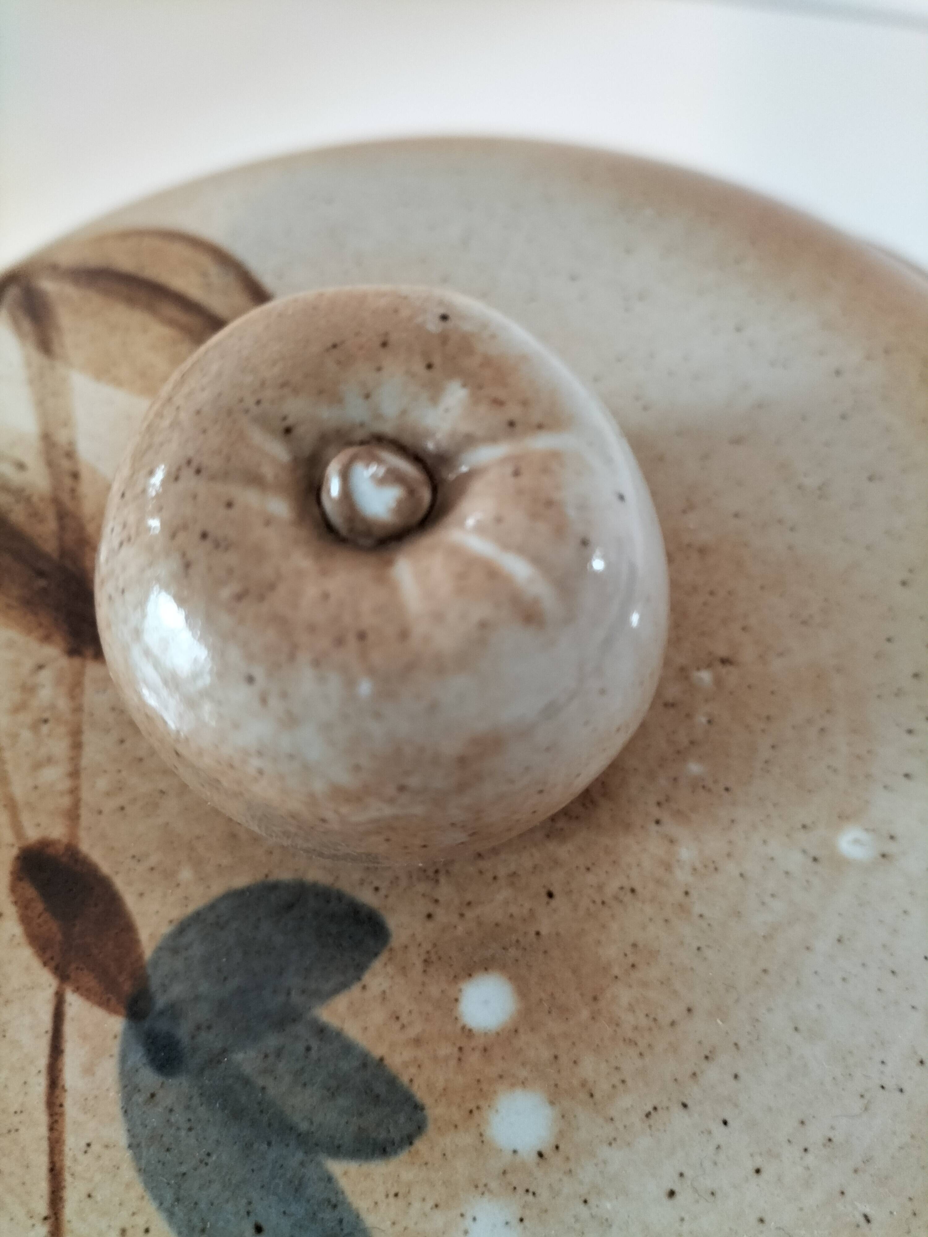 Vintage stoneware soup tureen from the Marais – rustic charm, cottagecore spirit.