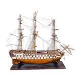 Maquette d'un navire à restaurer en bois