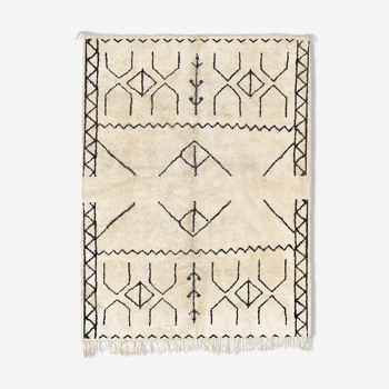 Tapis marocain moderne blanc