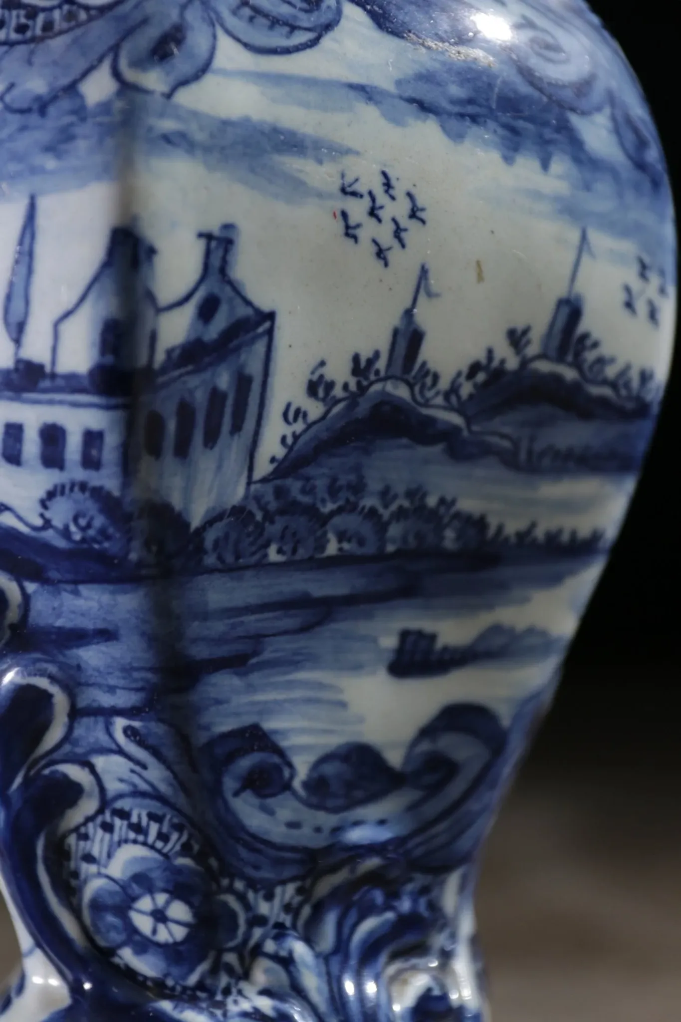 Pair of 18th-century Delft lidded vases – Pieter van den Briel, 't Fortuyn