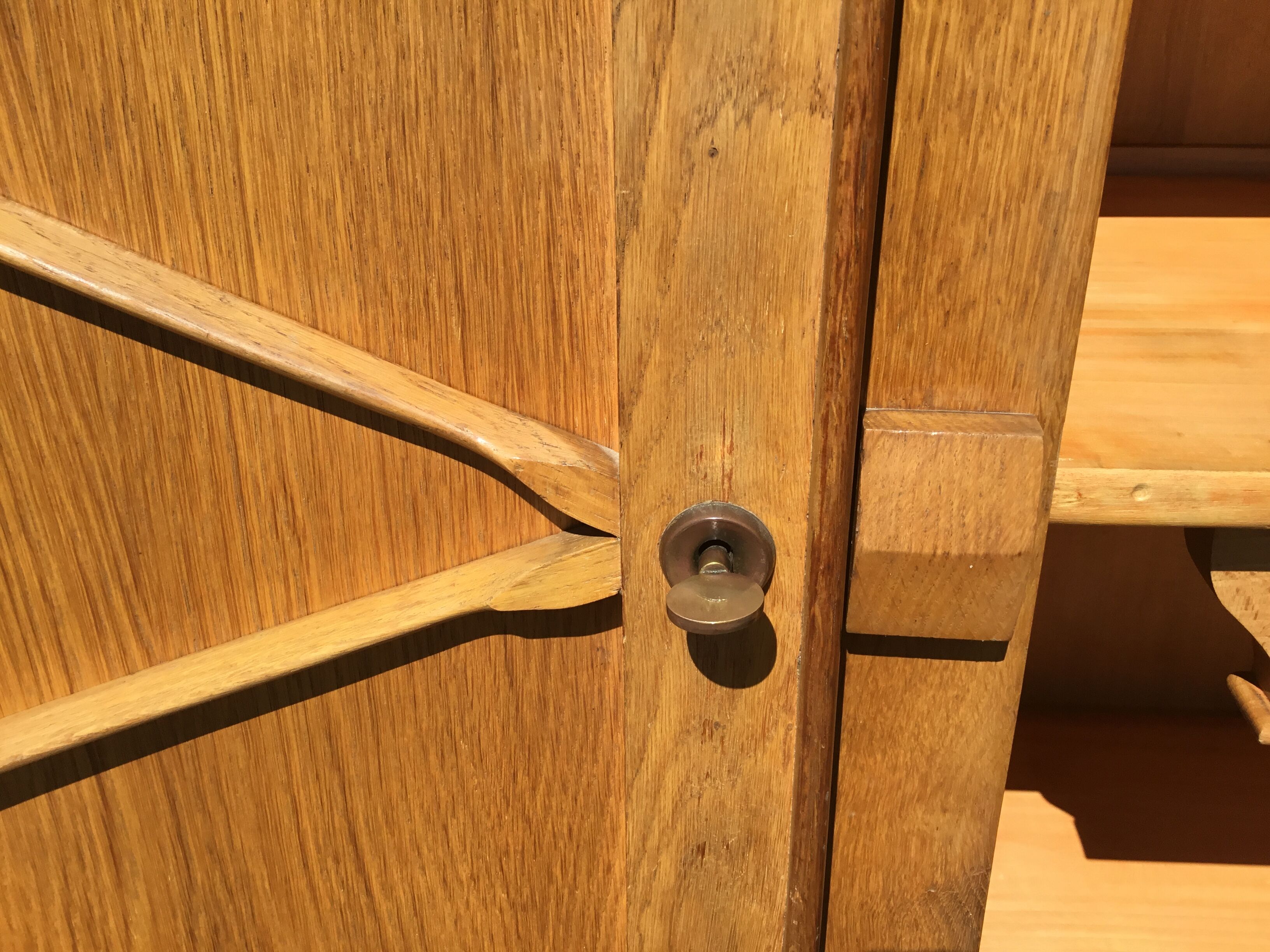 Manufrance cabinet in oak annee
