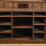 Oak apothecary counter – 1920