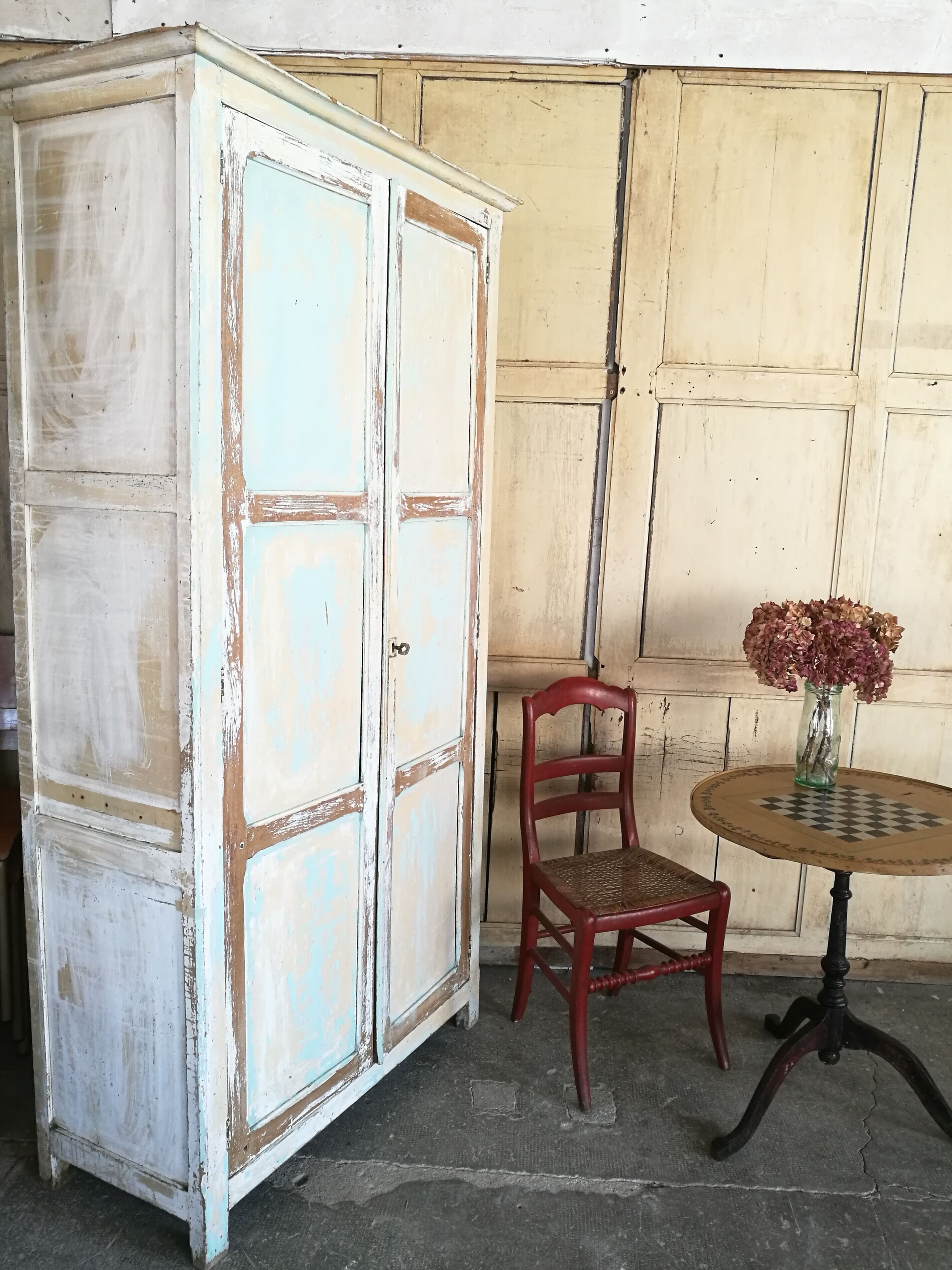 Original Parisian wardrobe patina