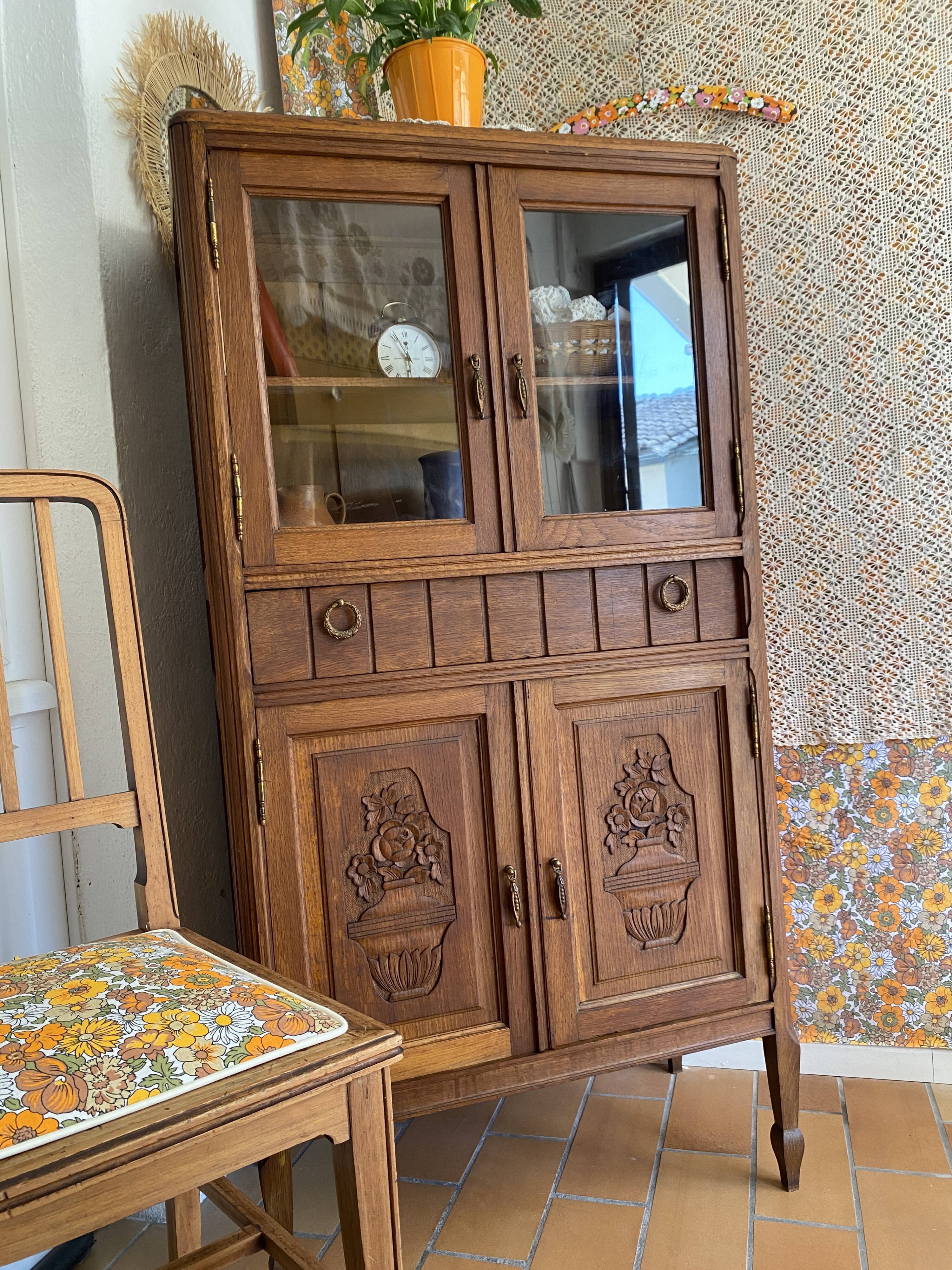 Old small glass display cabinet from the early 20th century.