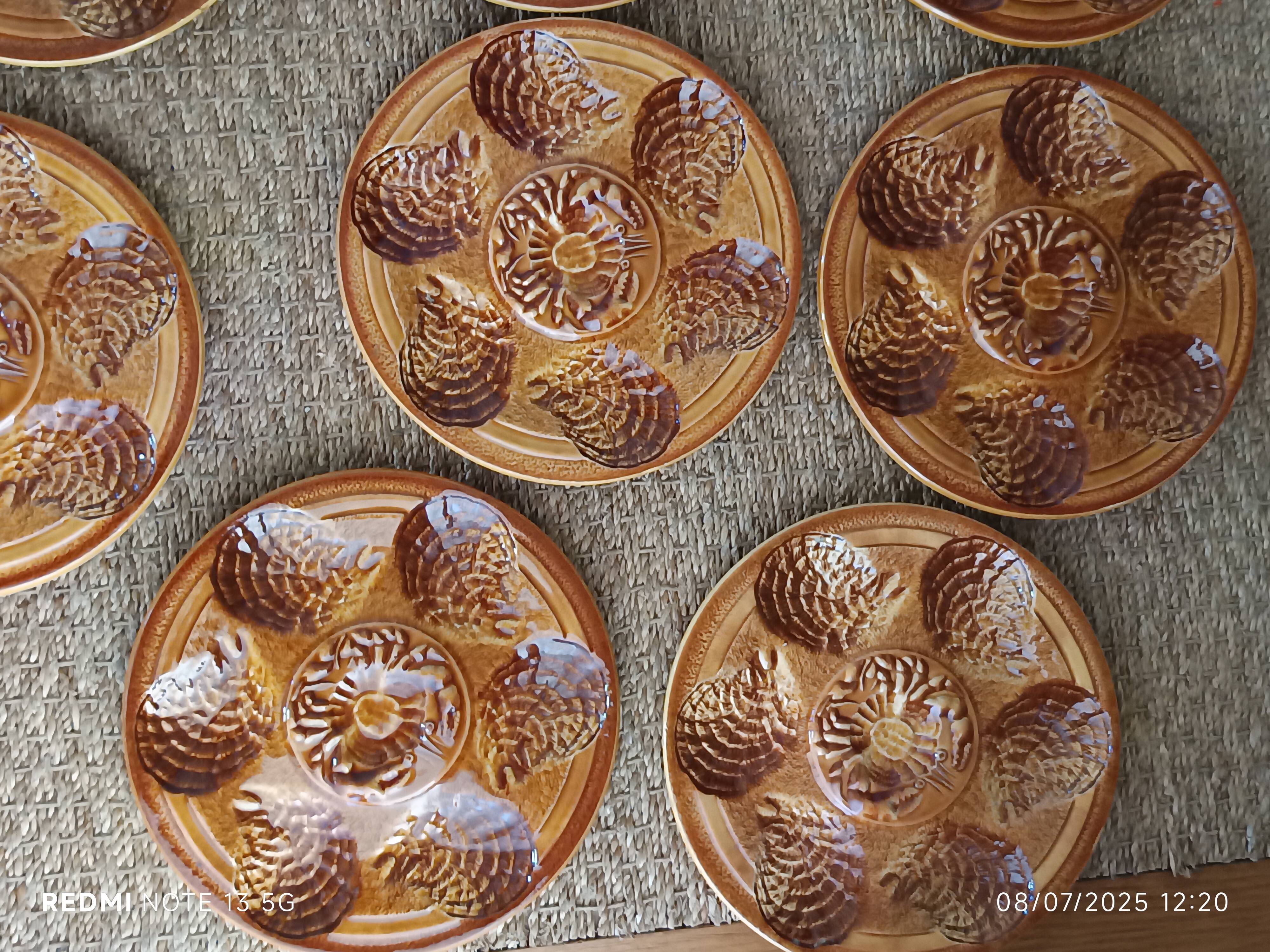 12 vintage oyster plates Ateliers d’Art du Reverney France barbotine