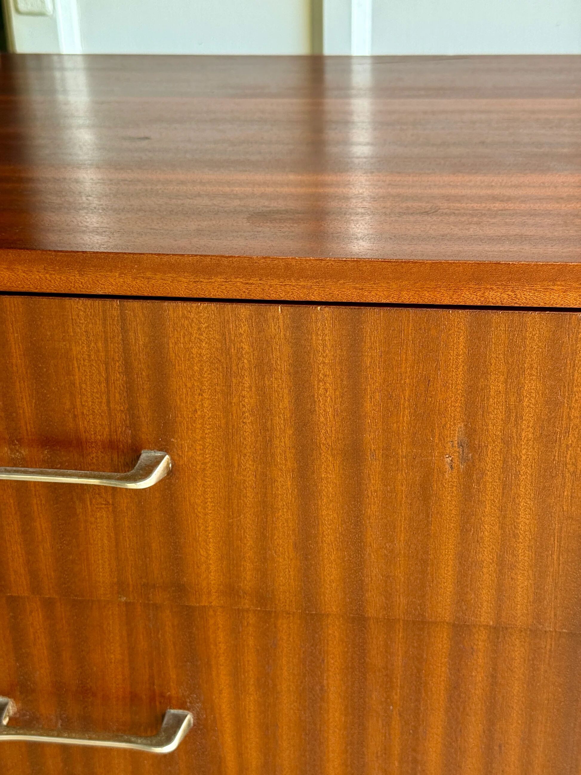 Mid-century commode style