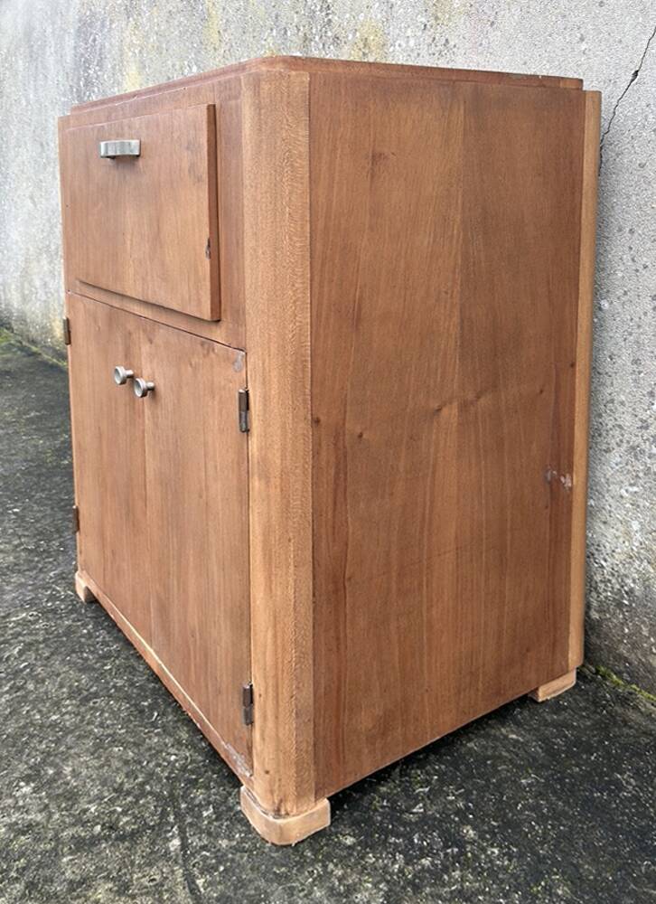 Phonograph, radio, turntable and record cabinet from the 1950s