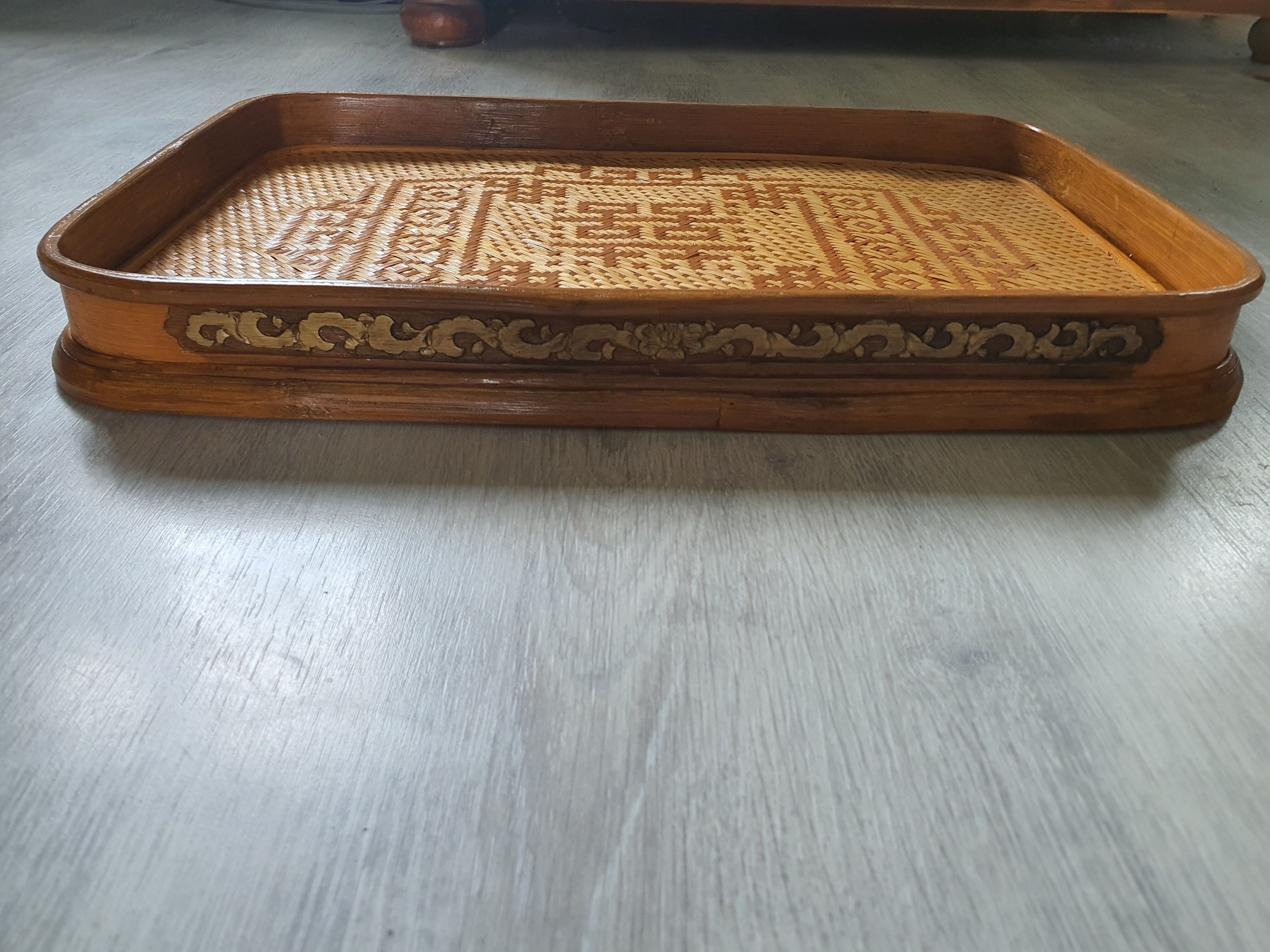 Old wood top, golden and wicker flower work